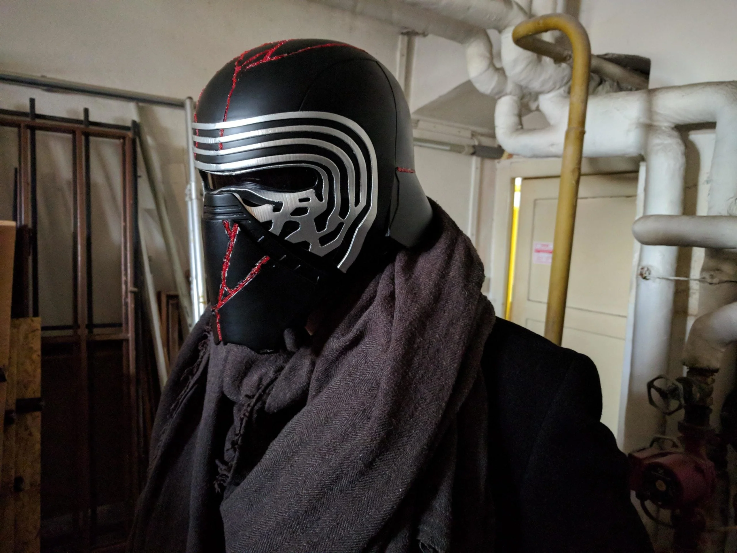 The Kylo Ren helmet destroyed - Star Wars - Image 4